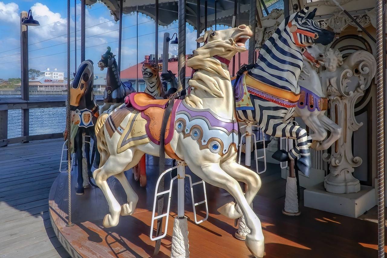 Exploring the World of Urban Exploration Photography: Abandoned Buildings, Graffiti Art, and Hidden Gems